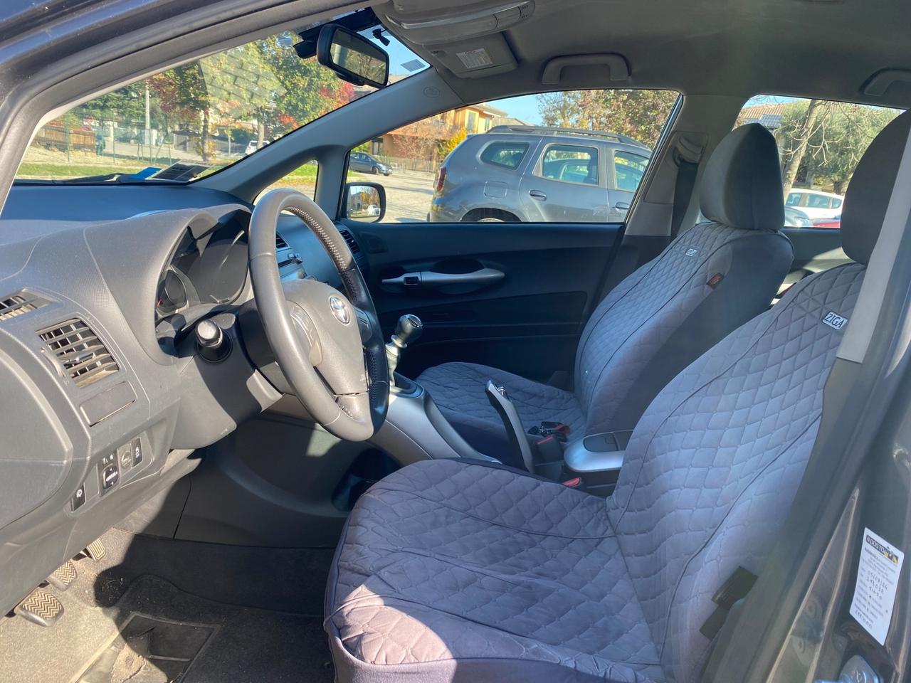 Toyota Auris 2.2 D - Versione Introvabile