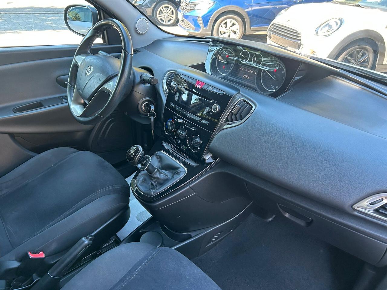 Lancia Ypsilon 1.2 69 CV 5 porte S&S Silver