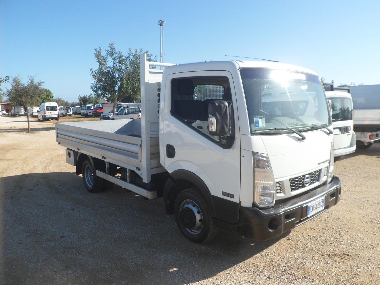 Nissan Cabstar cassone fisso