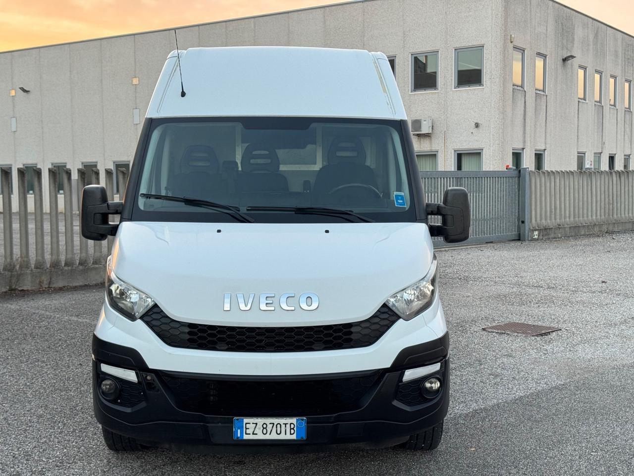 Iveco Daily 35s15 2.3 HPT 146cv L2H2