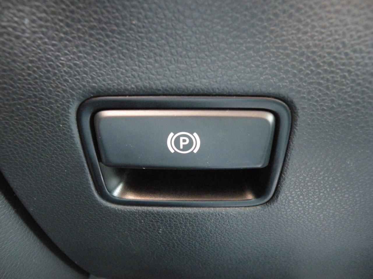 MERCEDES-BENZ B 180d AMG AFFALTERBACH 2016