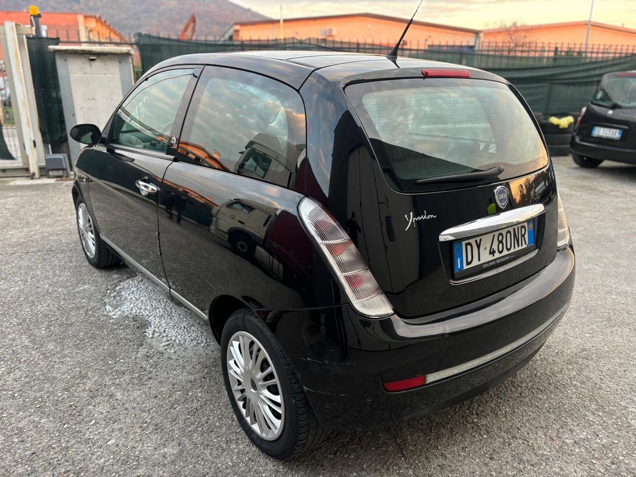 Lancia Ypsilon 1.4 Platino Ecochic GPL