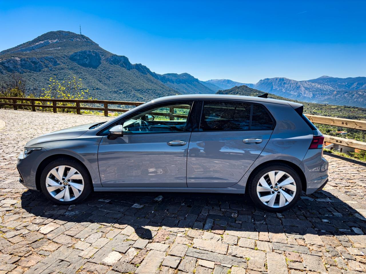 Volkswagen Golf 8 2.0 TDI EVO DSG SCR Life - 2021