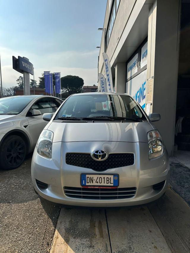 TOYOTA Yaris 1.0 5 porte Sol