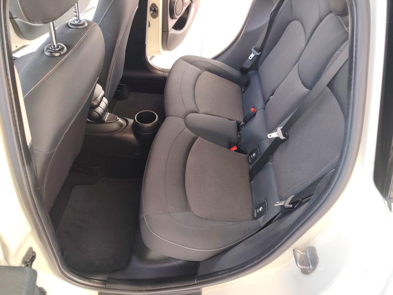 Mini Cooper D 1.5 5 Porte