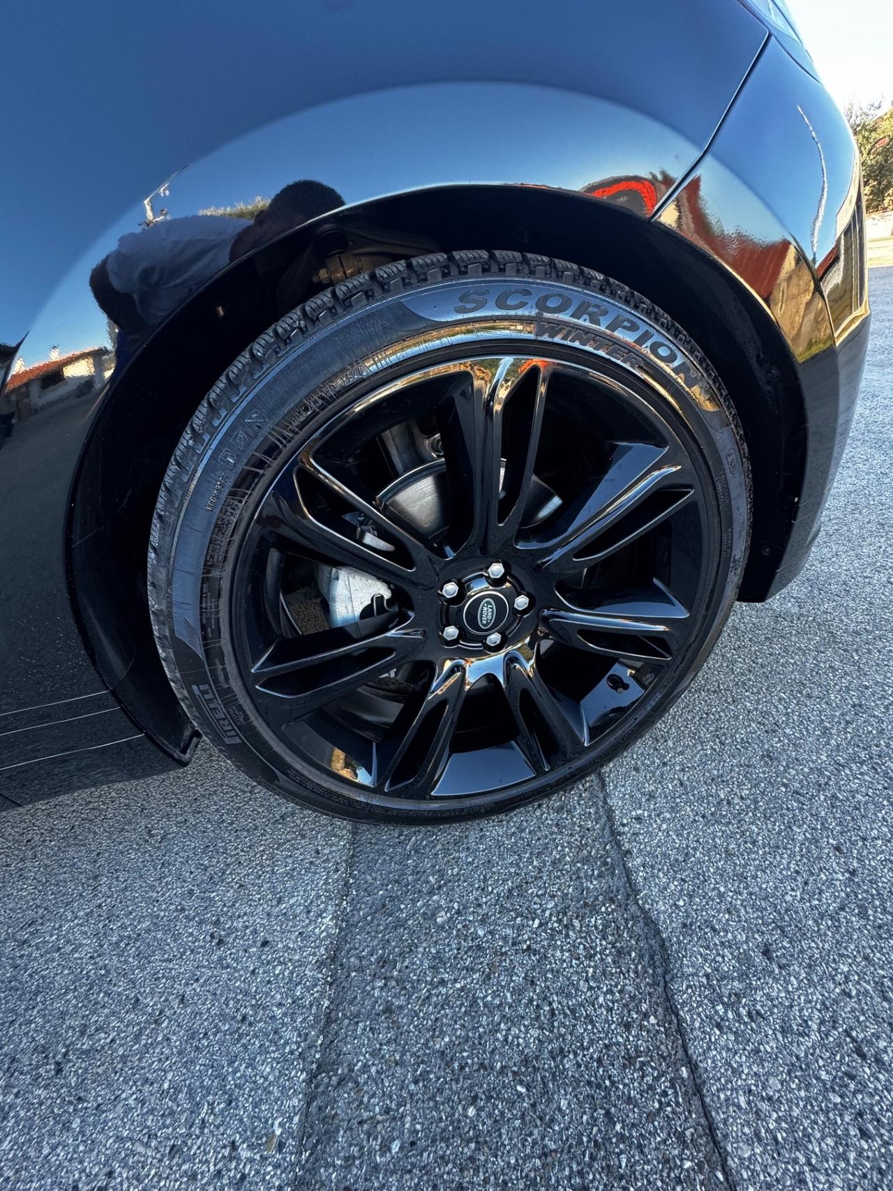 Land Rover Range Velar Total black