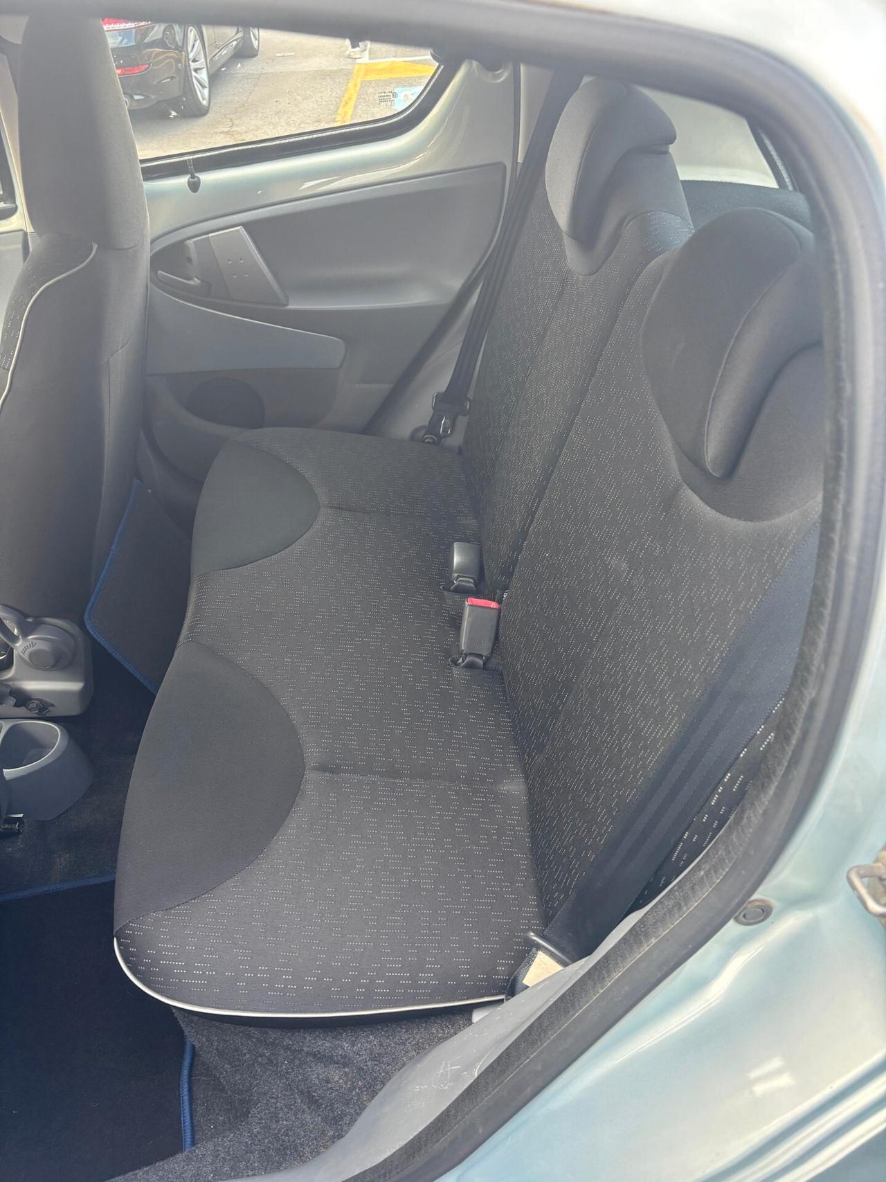 Toyota Aygo 1.0 12V VVT-i 5 porte Sol