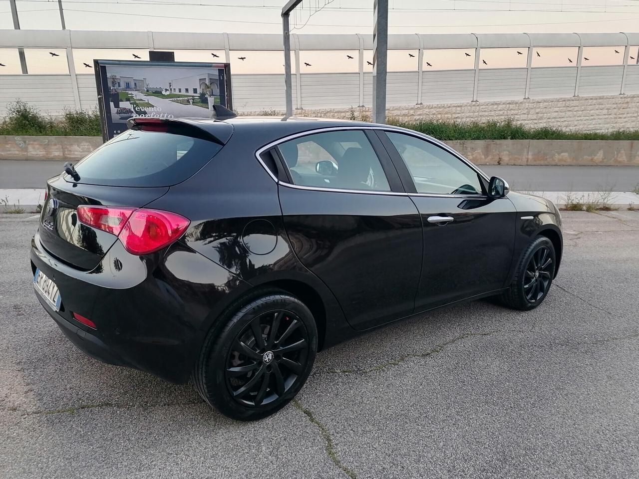 Alfa Romeo Giulietta 1.6 JTDm-2 105 CV Distinctive