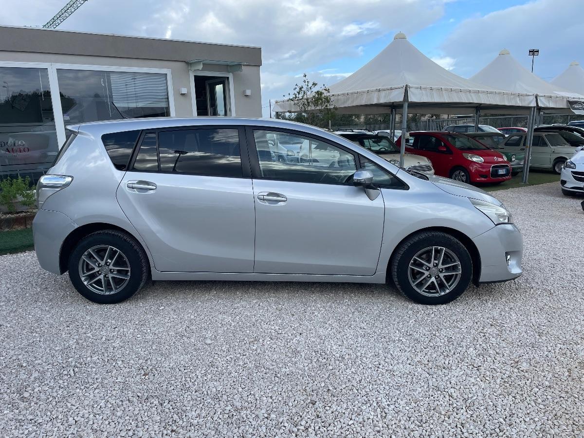 TOYOTA - Verso - 1.6 D-4D Style