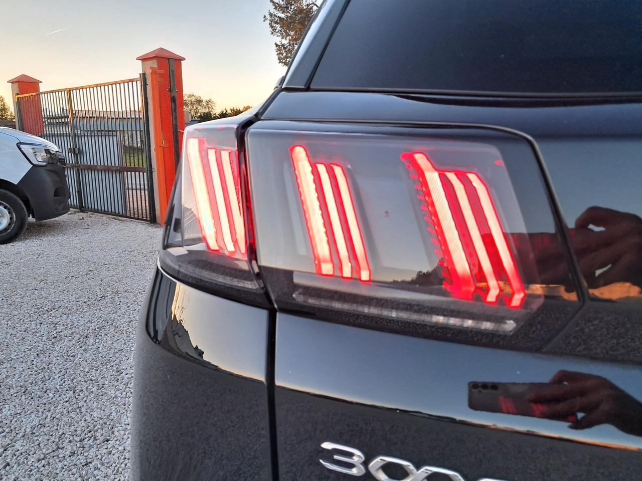 Peugeot 3008 BlueHDi 130cv EAT8 Allure *LED-PELLE-NAVY*