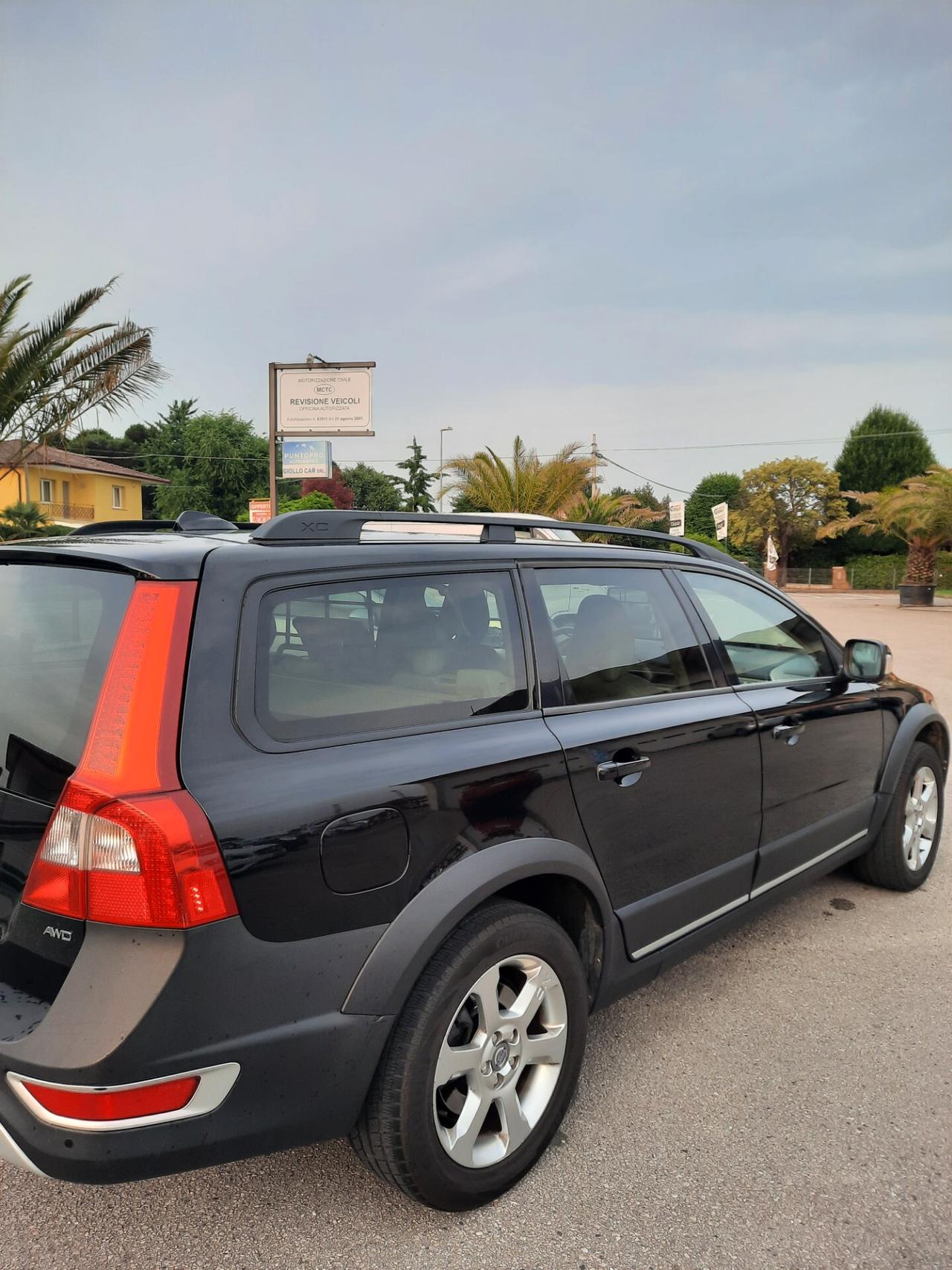 Volvo XC 70 XC70 D5 185CV AWD Summum