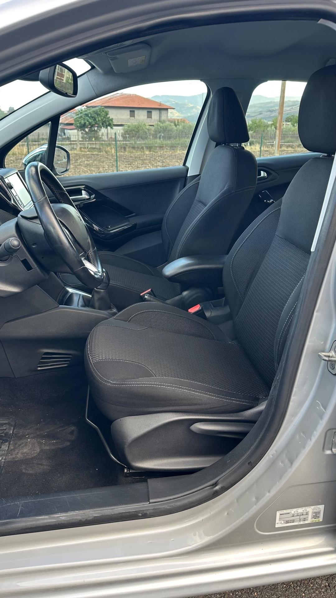Peugeot 208 BlueHDi 75 5 porte Allure
