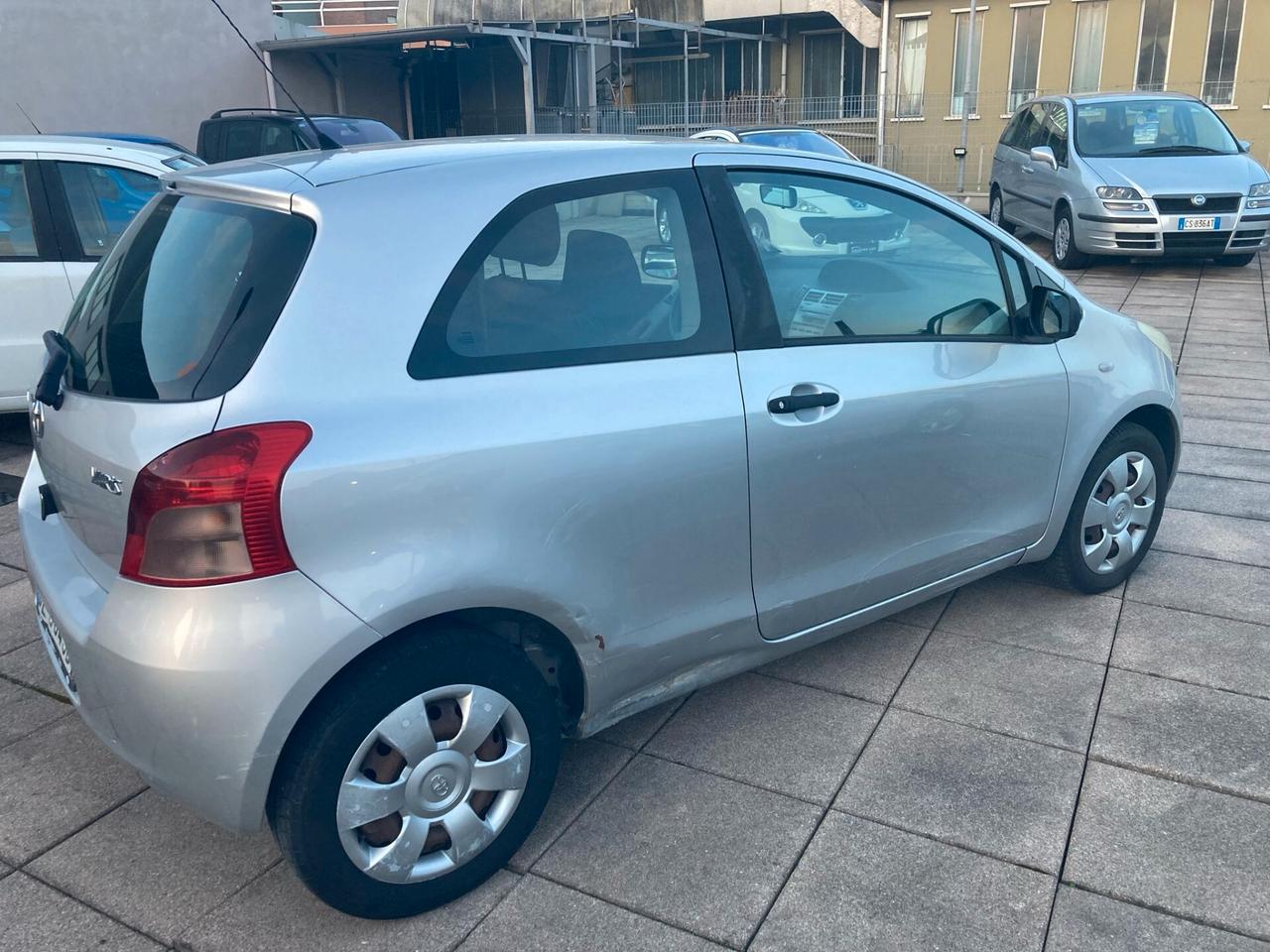 Toyota Yaris 1.0 3 porte