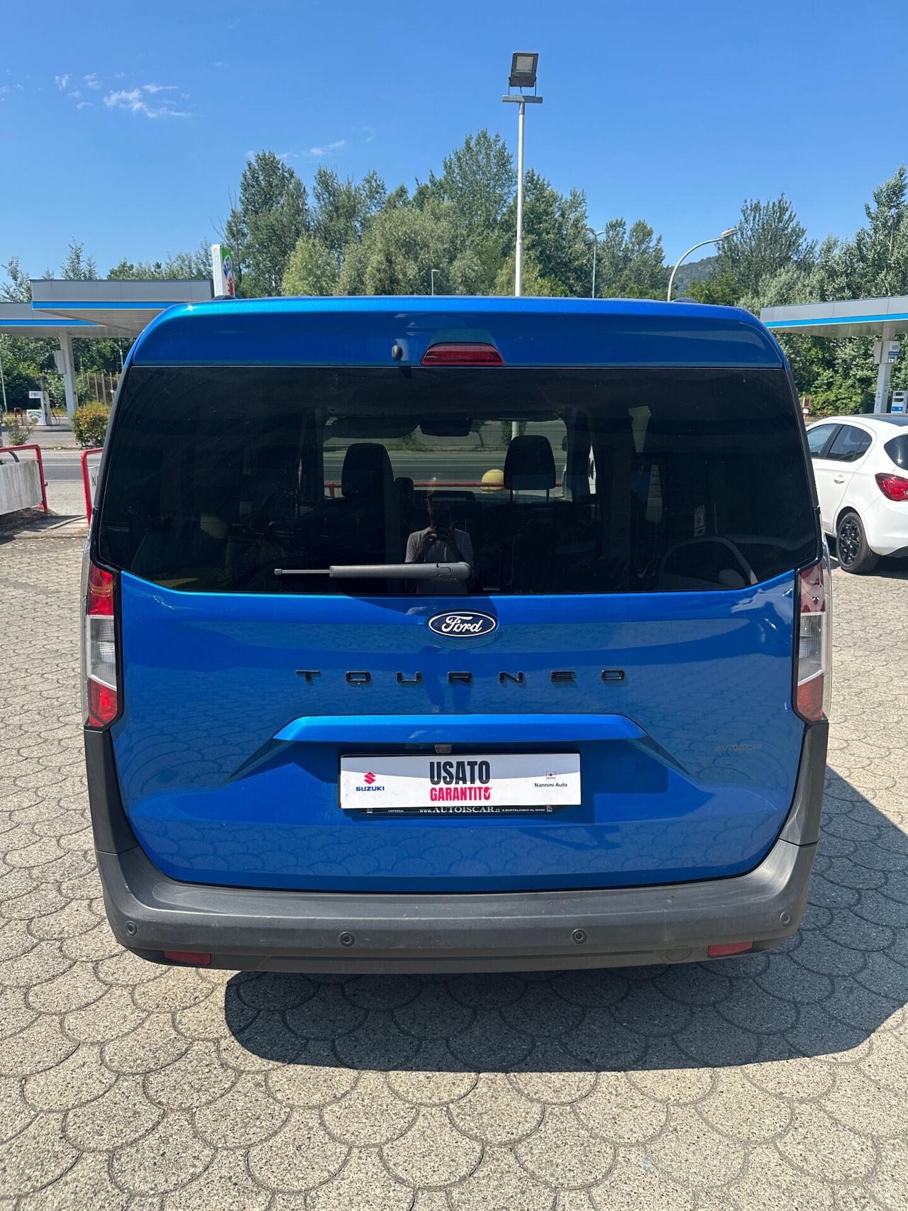 Ford Tourneo Courier 1.0 EcoBoost Titanium