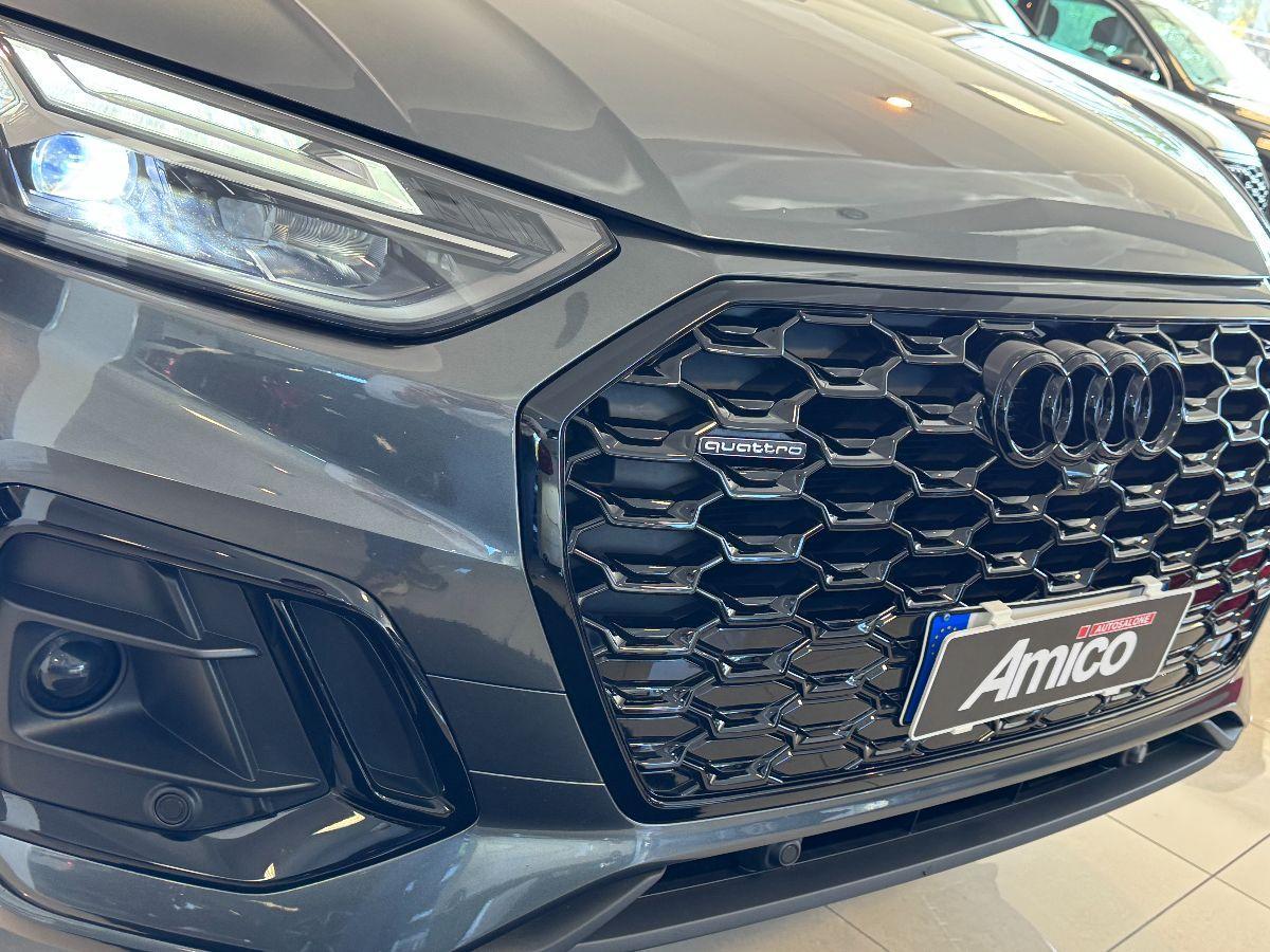 AUDI Q5 Sportback SPB 2.0 TDI quattro S-line Identity black