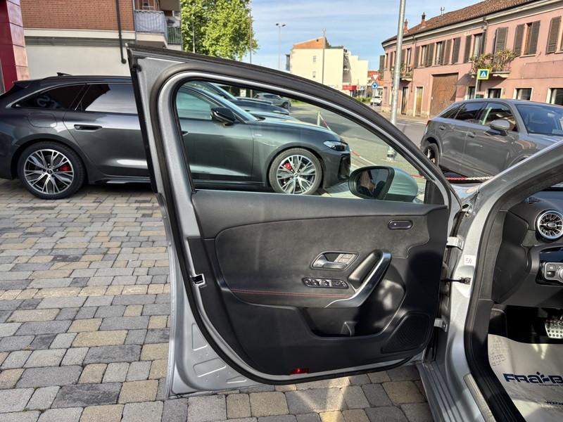 Mercedes A 180 AMG Line Premium DCT LED-NAVI-18"