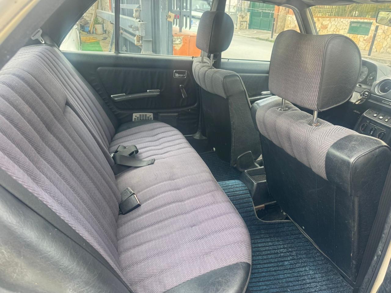 Mercedes-benz 200 berlina