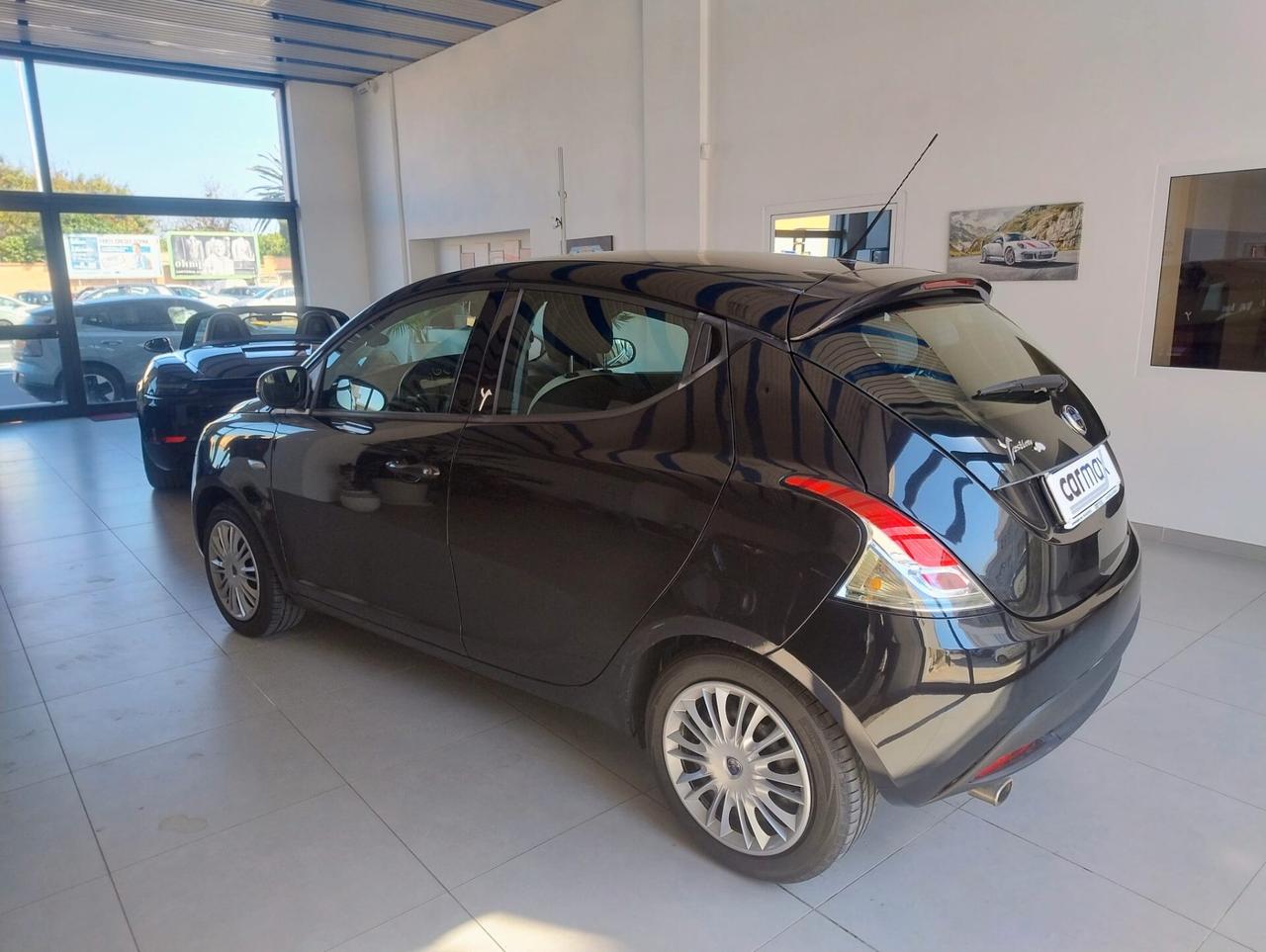 Lancia Ypsilon 1.2 69 CV 5 porte Elefantino