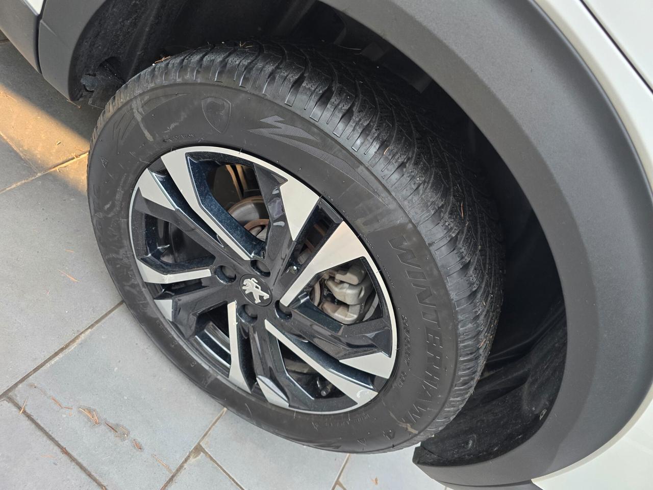 Peugeot 2008 BlueHDi 130 S&S EAT8 Allure Pack