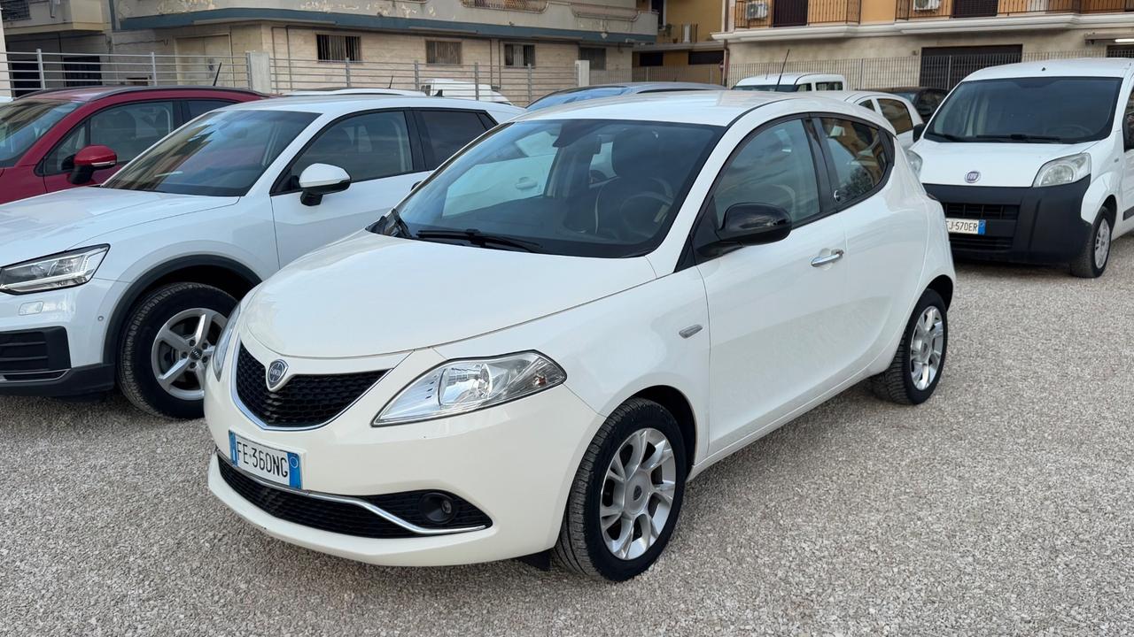 Lancia Ypsilon 1.2 69 CV 5 porte GPL Ecochic Gold