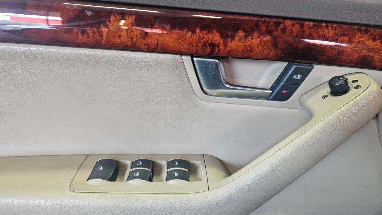 Audi A4 Cabriolet 2.5 V6 TDI cat