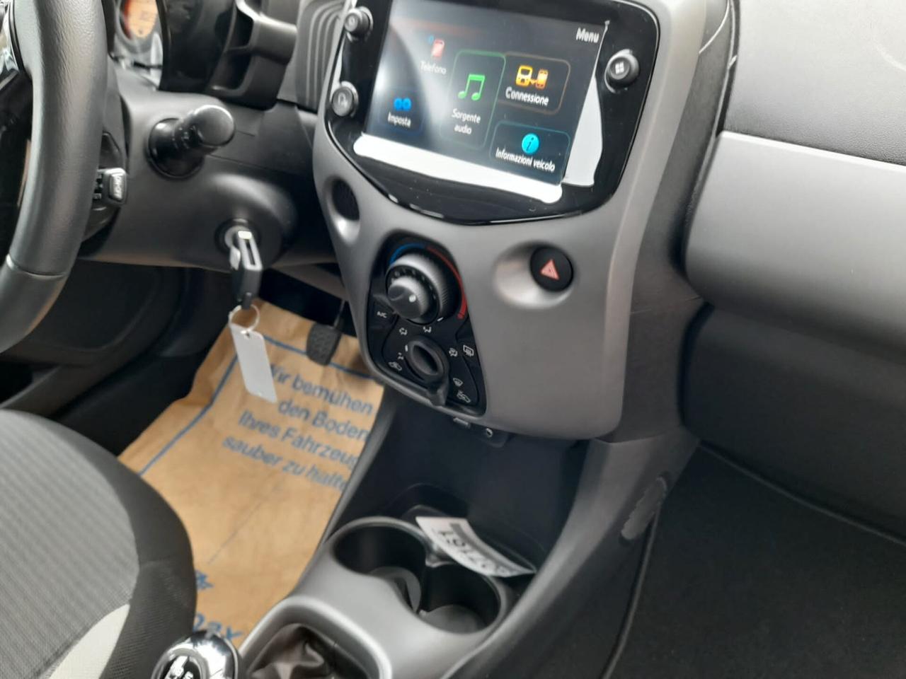 Toyota Aygo Connect 1.0 VVT-i 72 CV 5 porte x-play