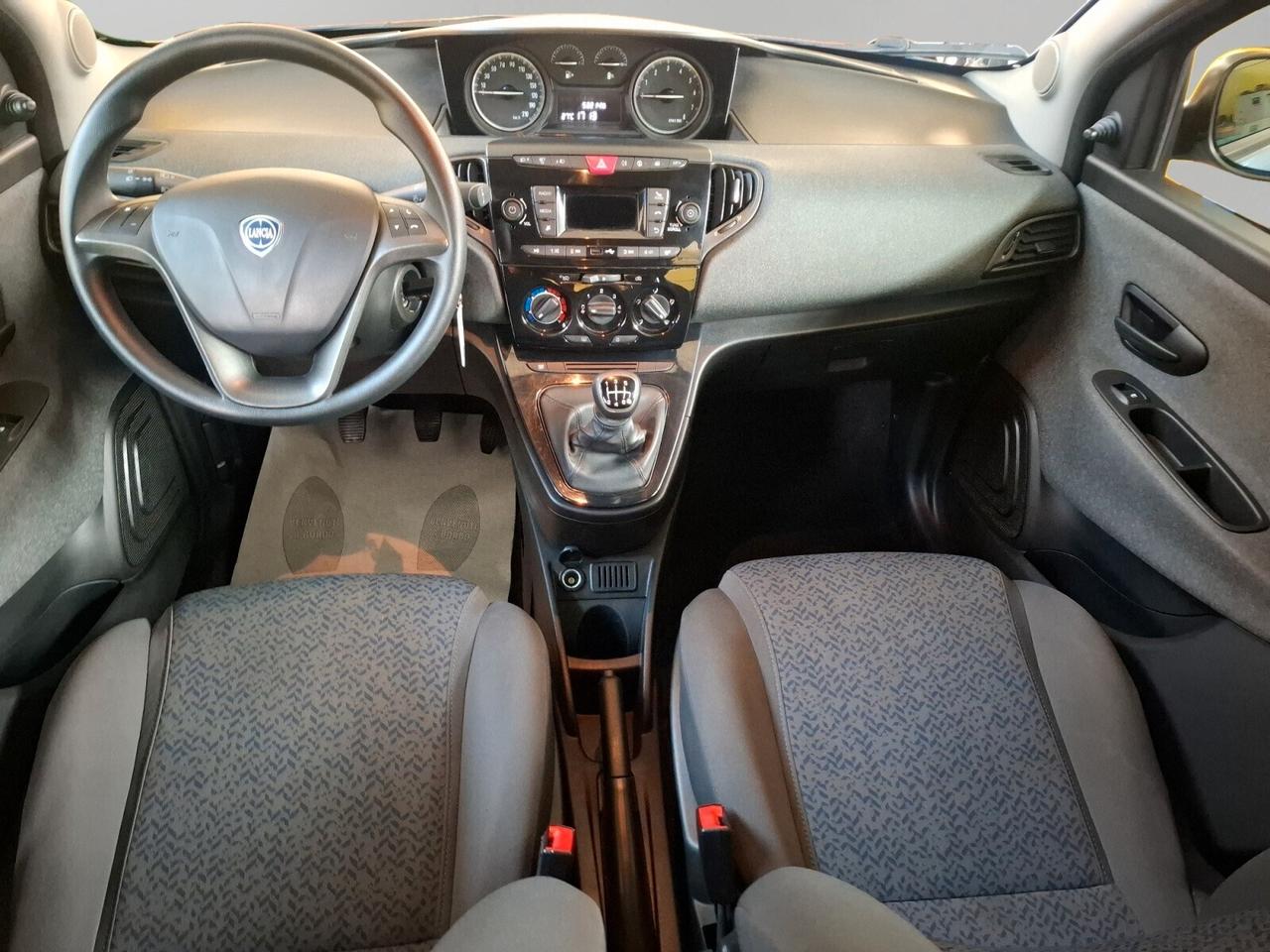 Lancia Ypsilon 1.0 FireFly 5 porte S&S Hybrid Ecochic Silver