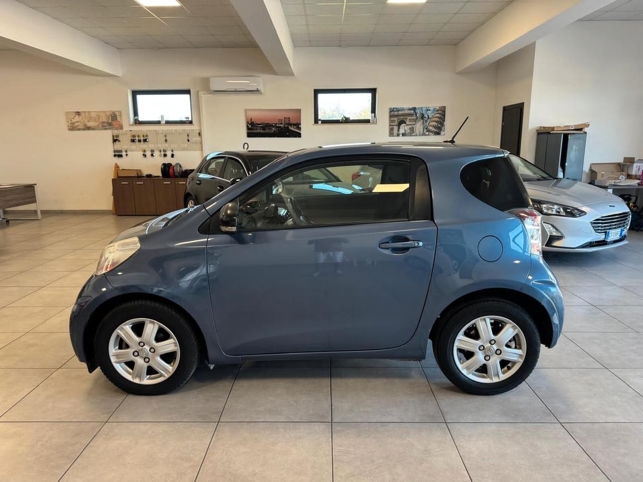 Toyota iQ 1.0 BENZ 68CV AUTOMATICA 2011