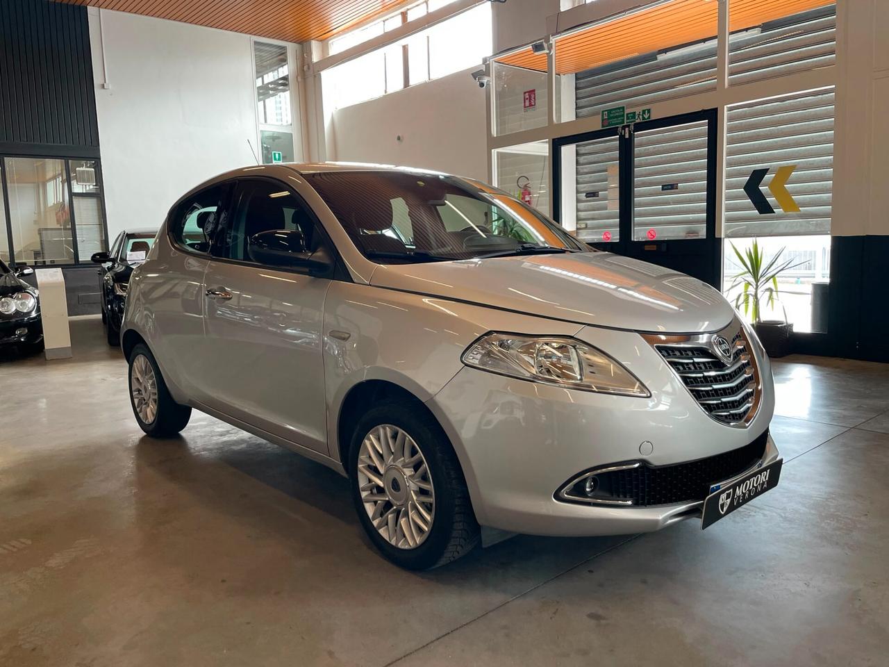 Lancia Ypsilon 0.9 TwinAir 85 CV 5 porte S&S Gold