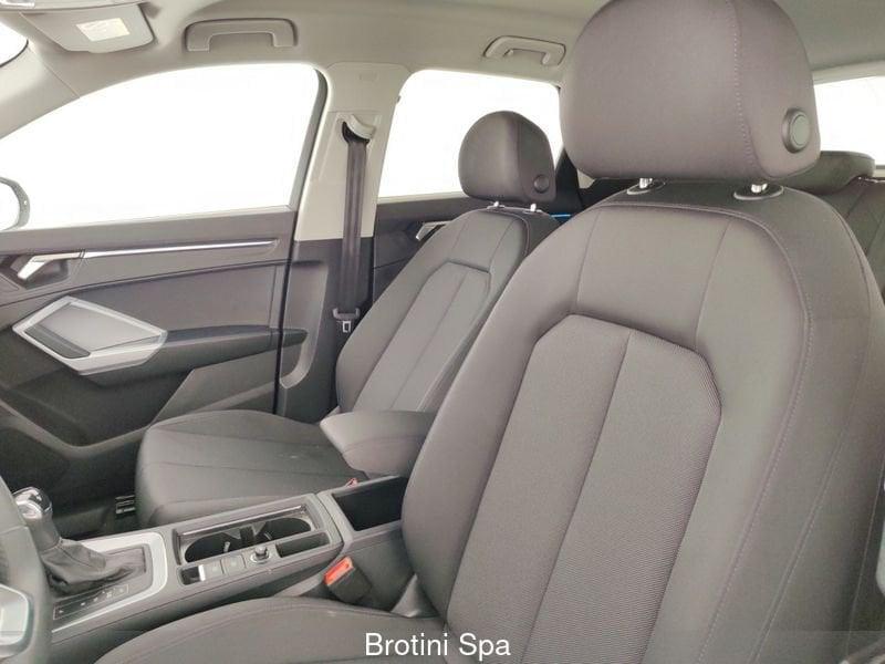 Audi Q3 2.0 35 TDI S Tronic Business Advanced