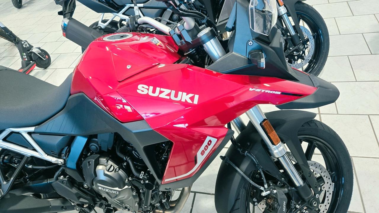 Suzuki V Strom DL 800 DL 800 SE RUOTE IN LEGA 2025