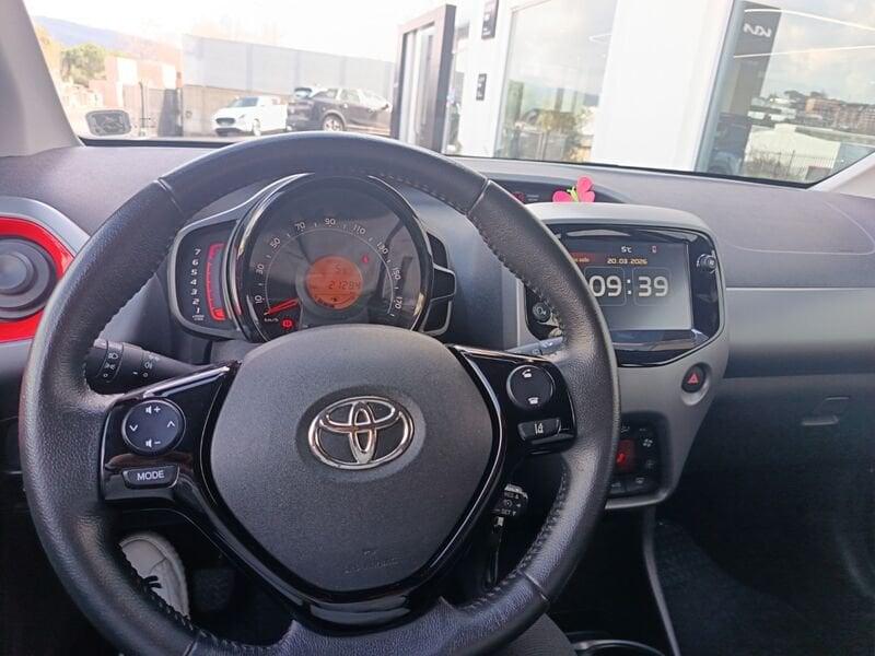 Toyota Aygo II 2018 5p 5p 1.0 x-business 72cv