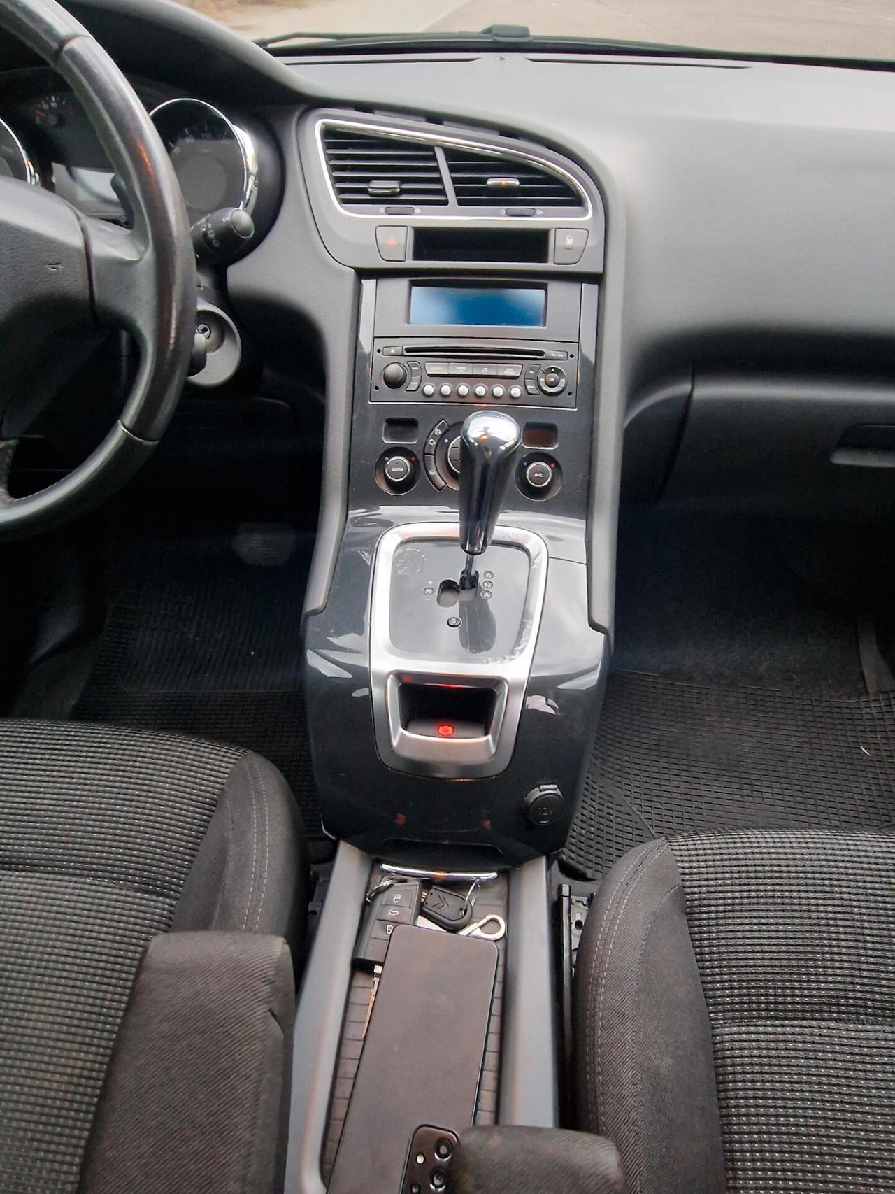 Peugeot 5008 1.6 e-HDi 112CV Stop&Start cambio robotizzato Family