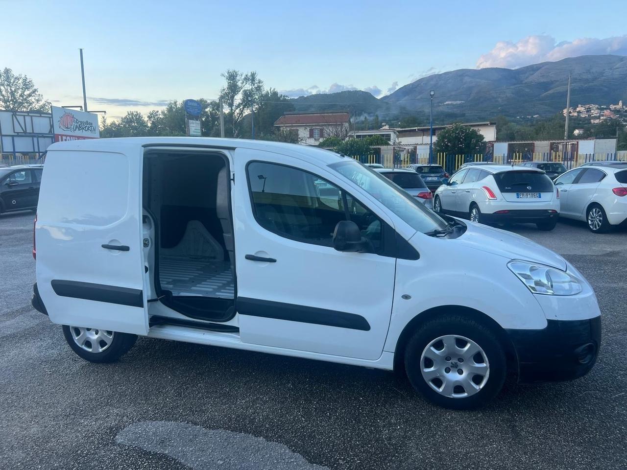 Peugeot Partner 1.6 HDi 90CV furgone 3 posti anni 2015 garantito