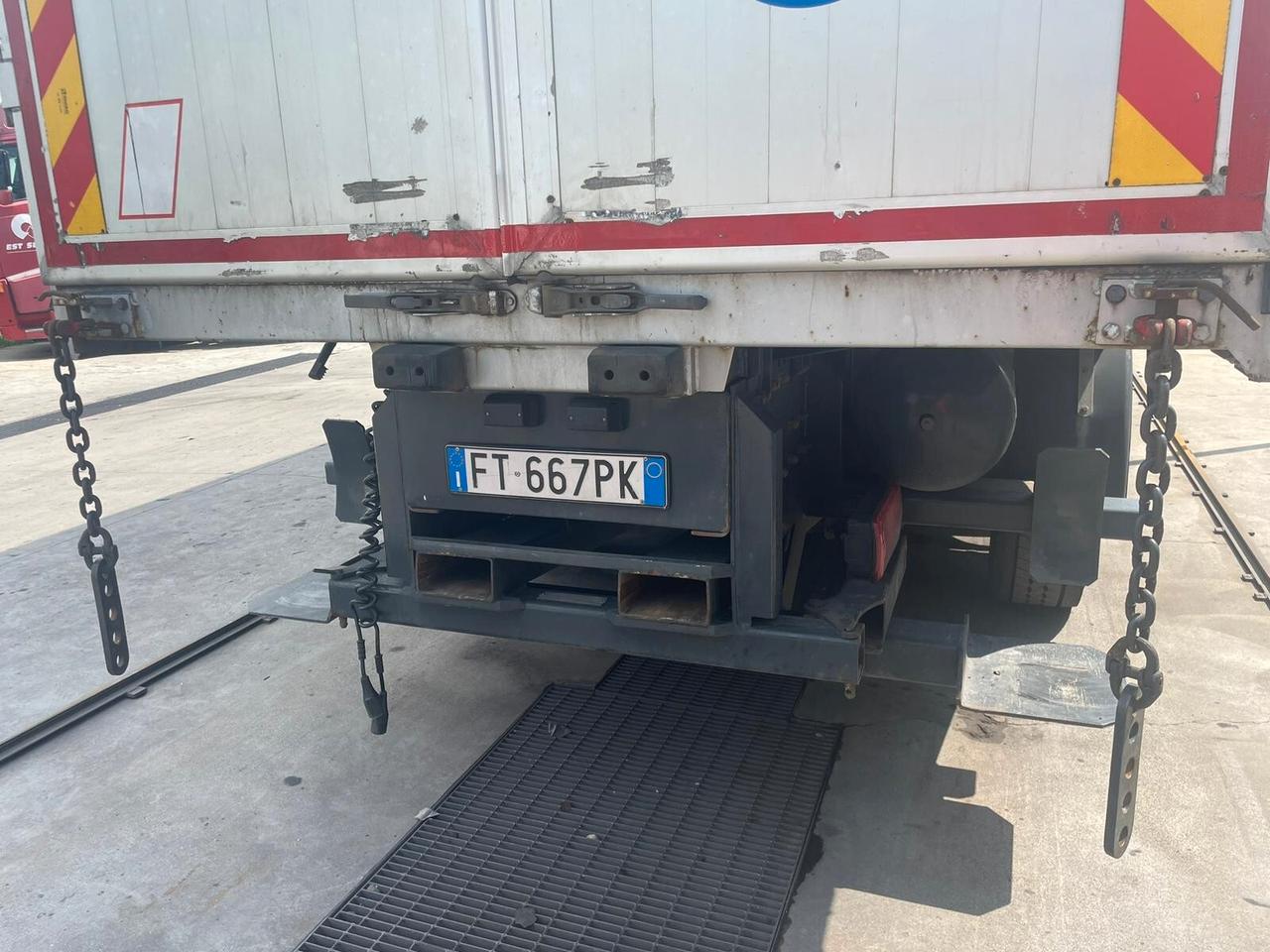 IVECO Stralis 460 LNG 6x2 centinato + Moffett M4 2.000 kg