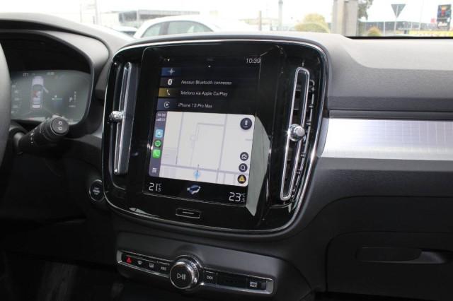 Volvo XC40 1.5 t4 phev Inscription automatica con CarPlay
