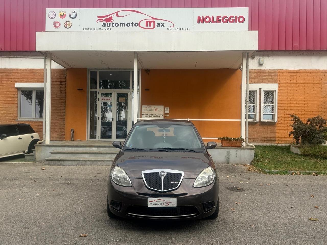 Lancia Ypsilon 1.3 MJT 75 CV Oro