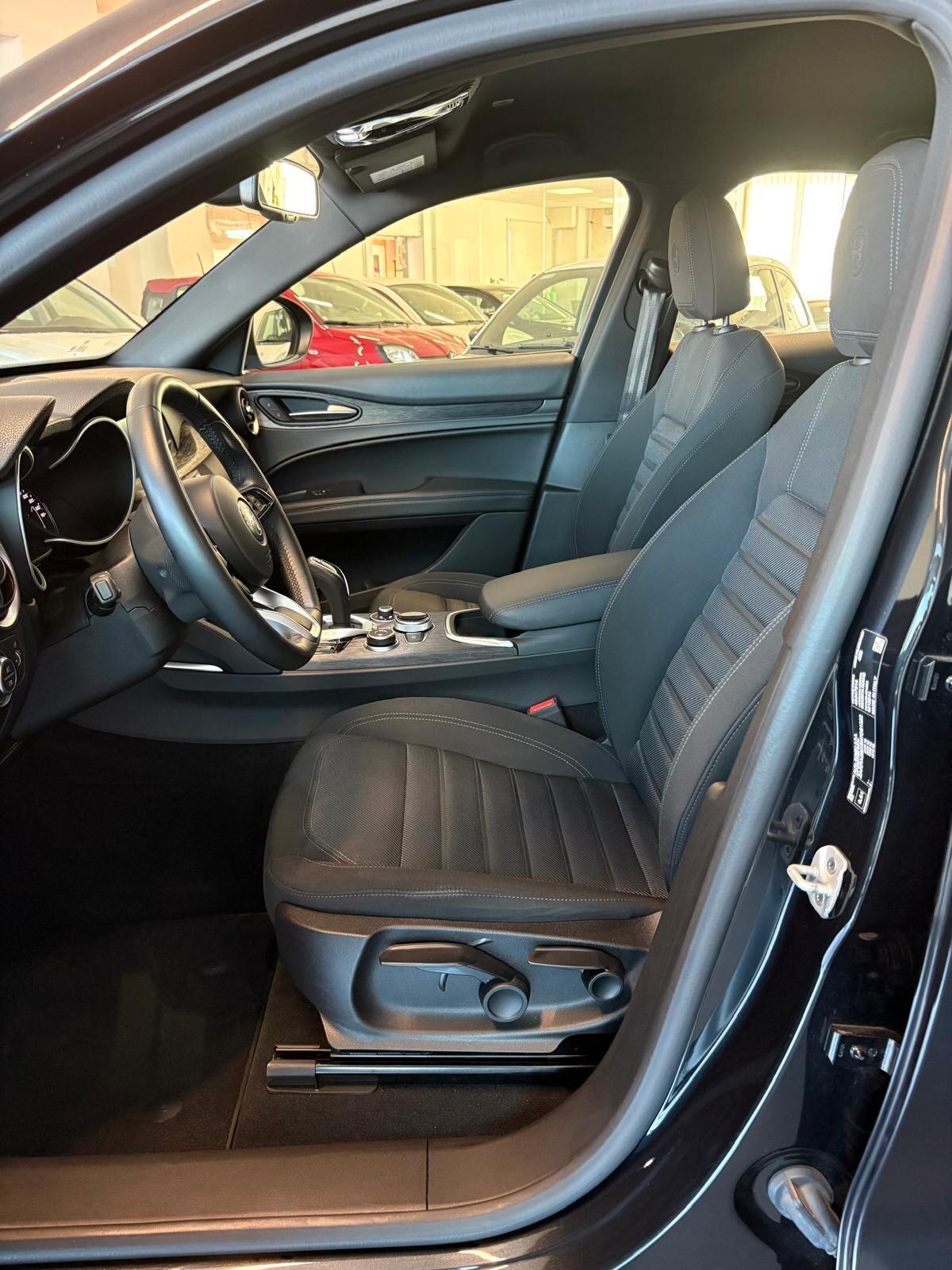 Alfa Romeo Stelvio 2.2 Turbodiesel 160 CV AT8 RWD Super Business