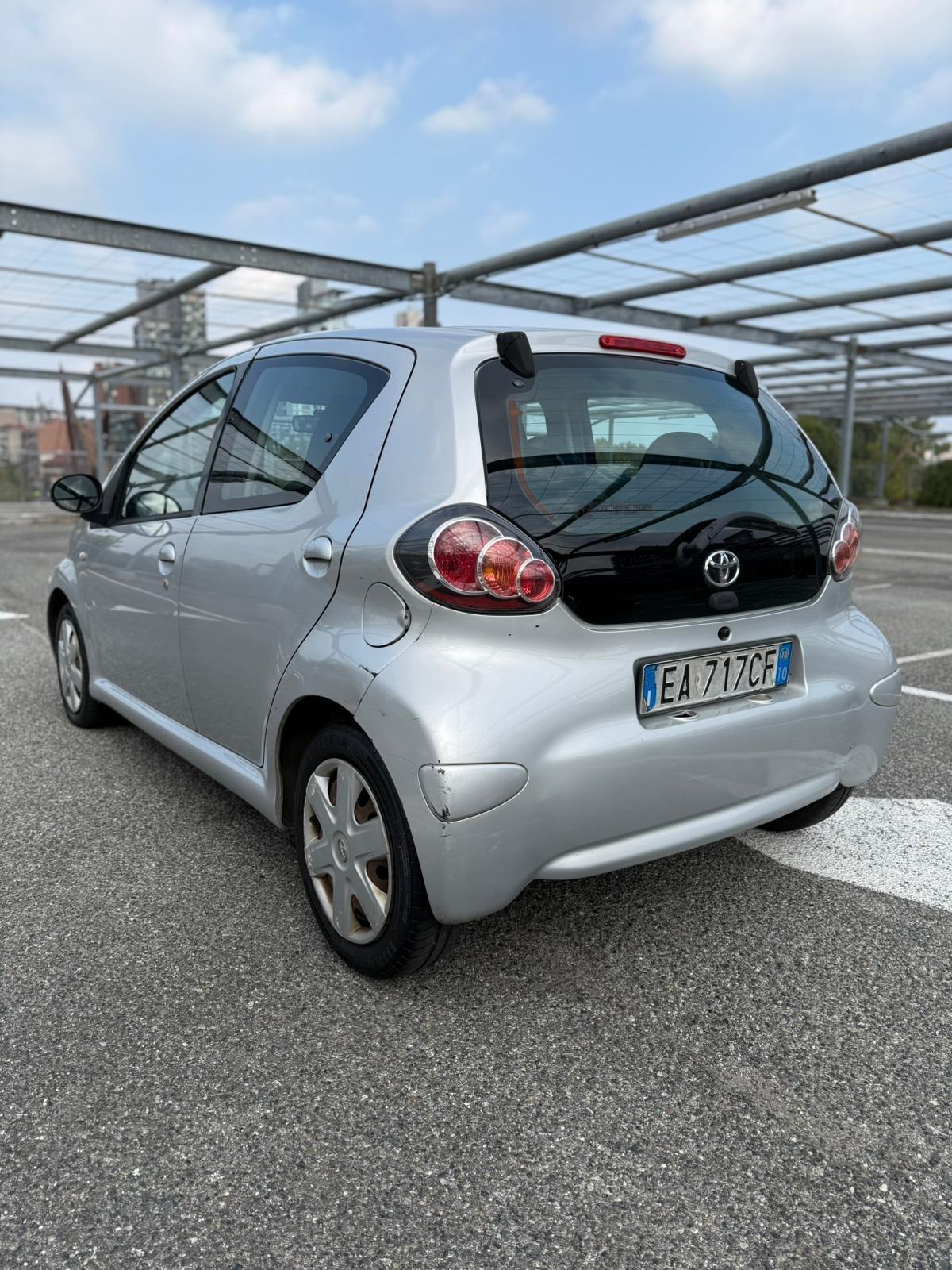 Toyota Aygo 1.0 12V VVT-i 5 porte Sol