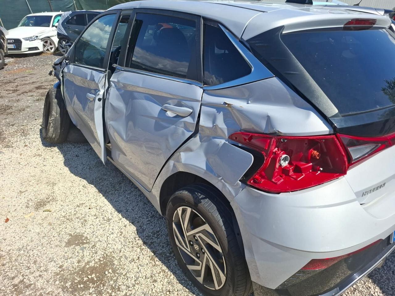 HYUNDAI I20 GDI 2024 IBRIDA INCIDENTATA