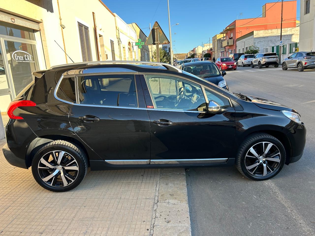 Peugeot 2008 BlueHDi 100 S&S Black Matt