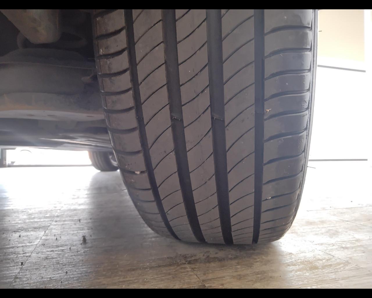 VOLVO XC40 - XC40 1.5 t2 Momentum Pro auto my21