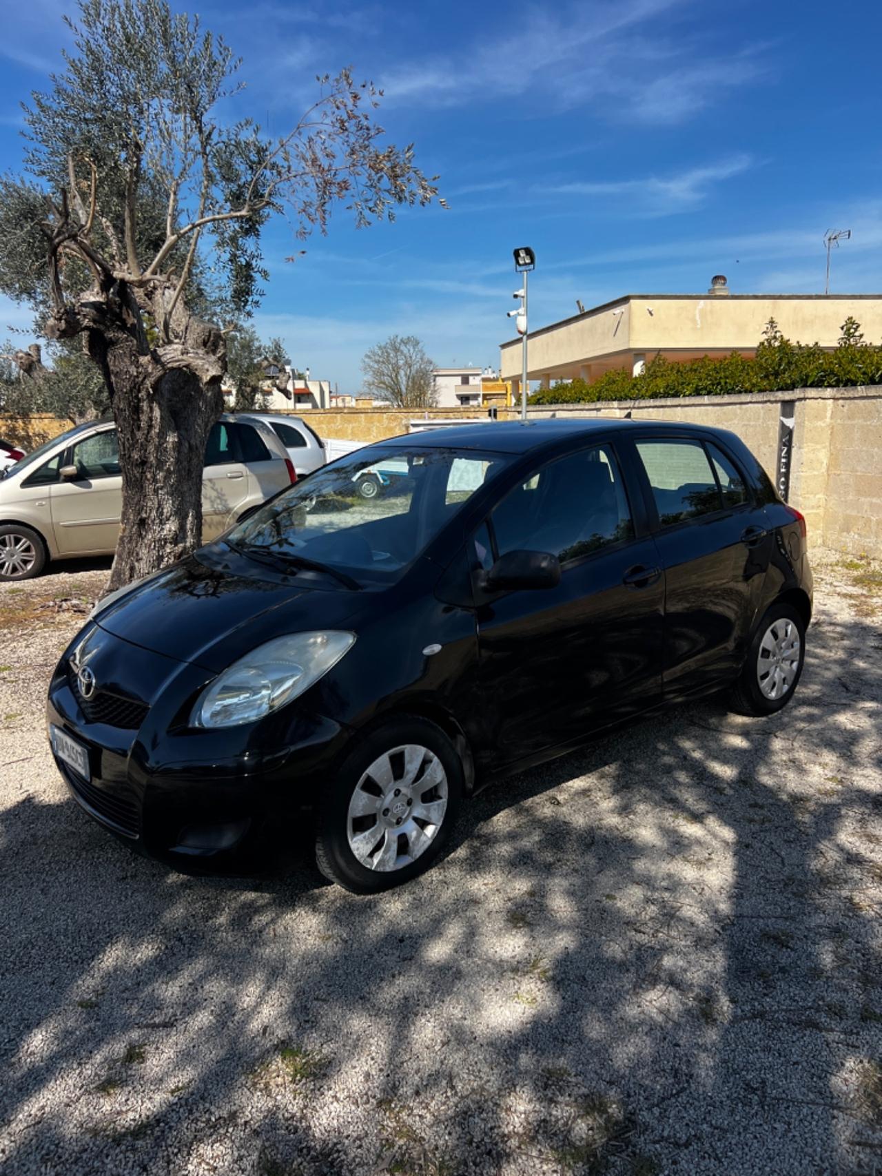Toyota Yaris 1.4 D-4D DPF 5 porte Sol in ottimoo stato!!