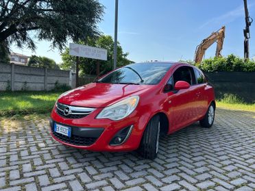 Opel Corsa 1.2 3 porte b-color