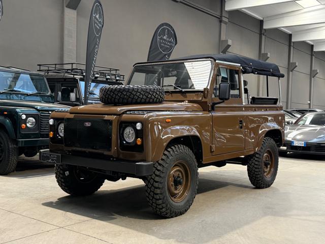 LAND ROVER Defender 90 diesel Soft-top