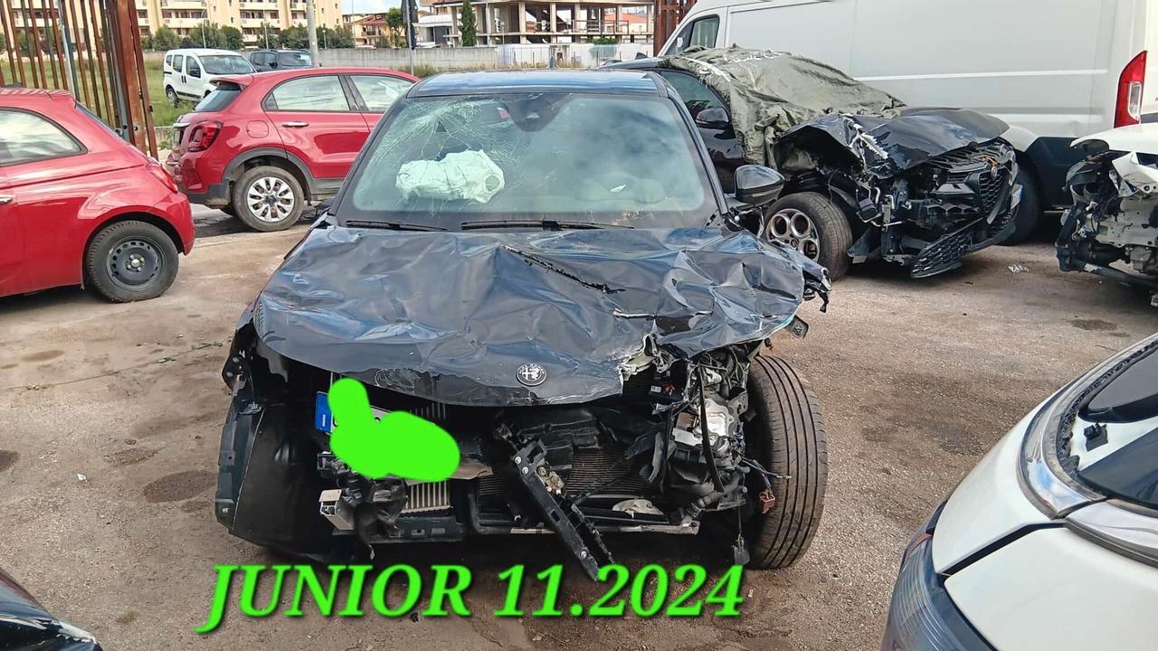 Alfa Romeo Junior incidentata sinistrata mondialcars 024