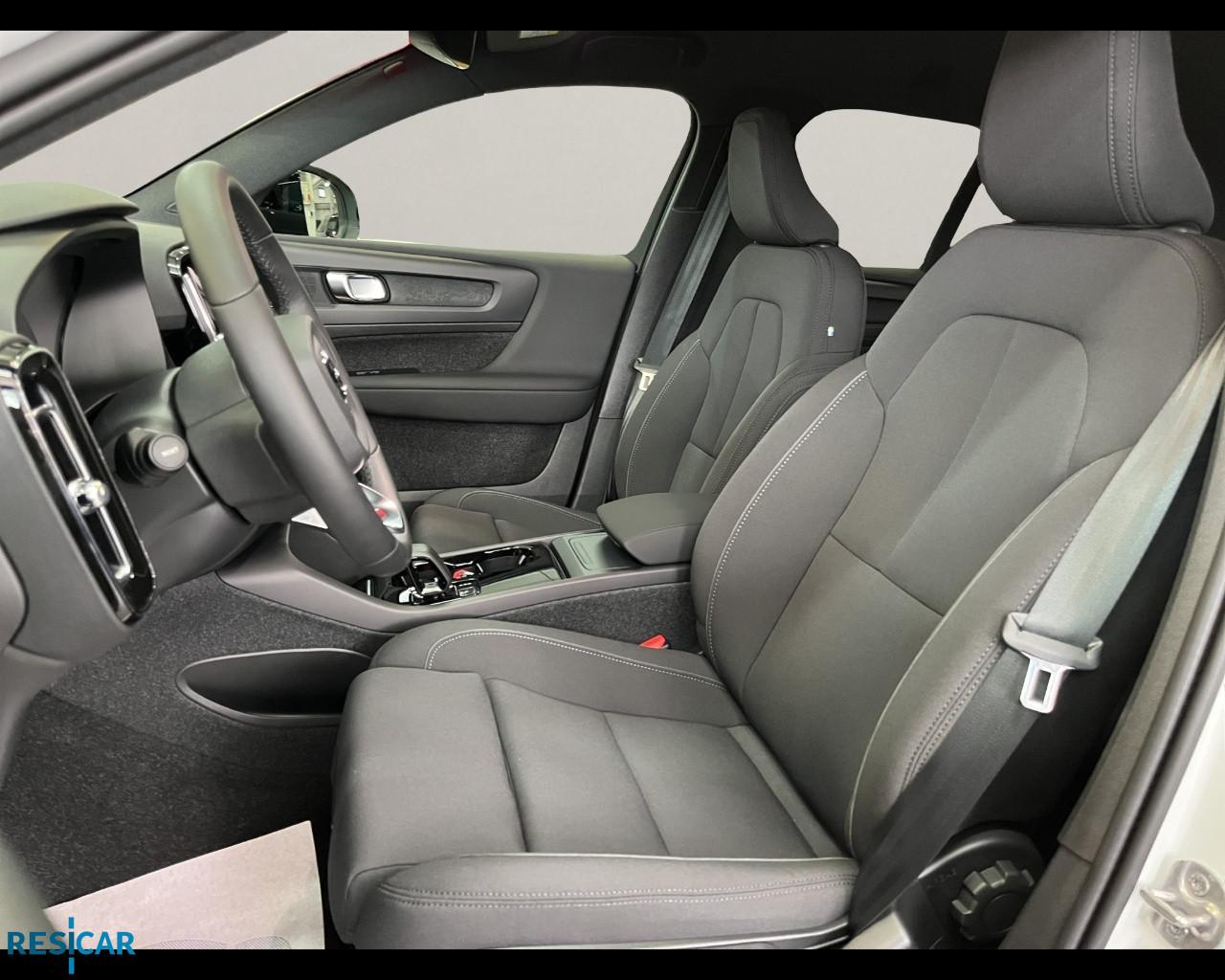 VOLVO XC40 RECHARGE SINGLE MOTOR EXTENDED RANGE CORE