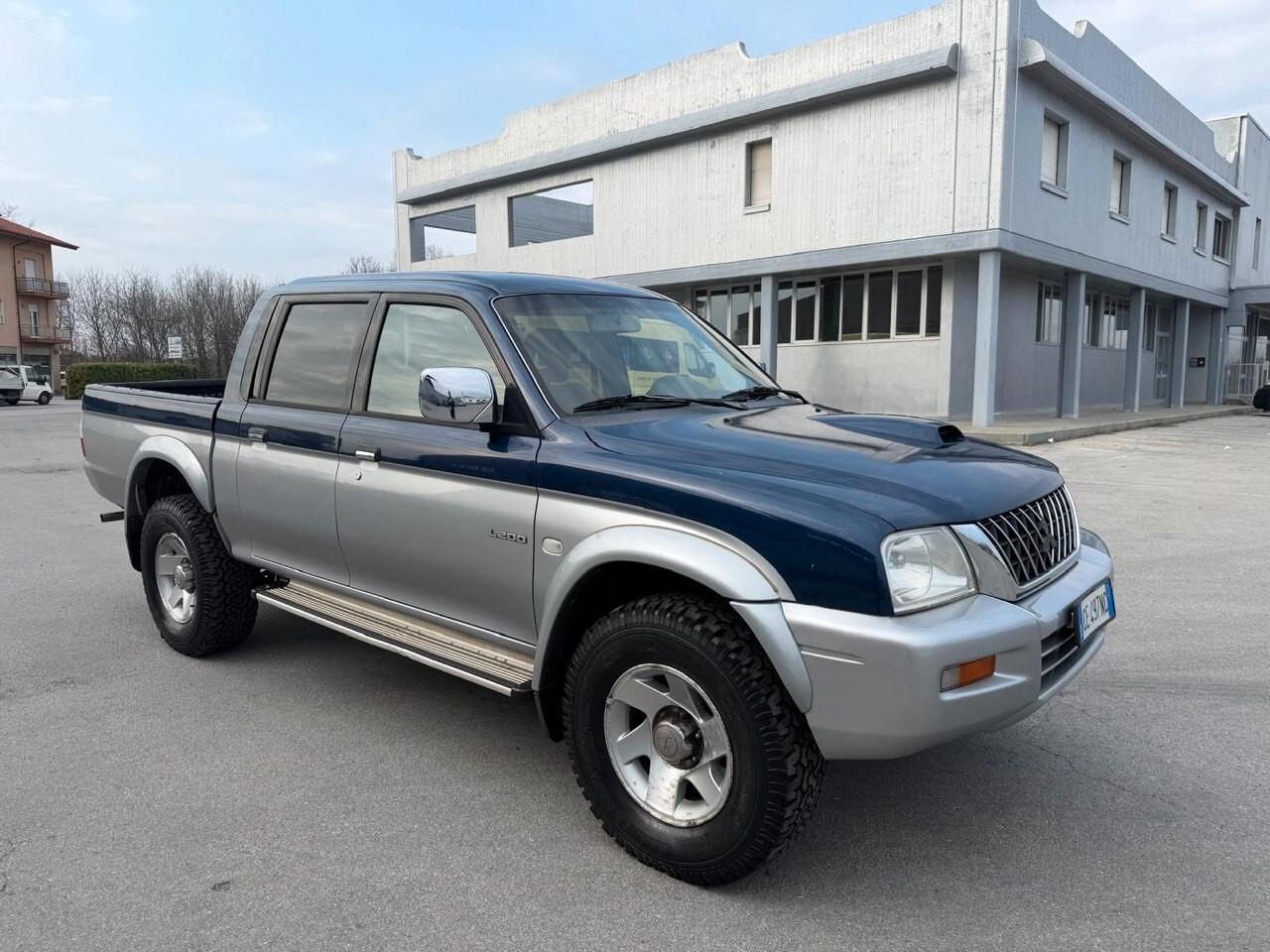 Mitsubishi L200 2.5 TDI 4WD Club Cab Pup. GLS Targ.