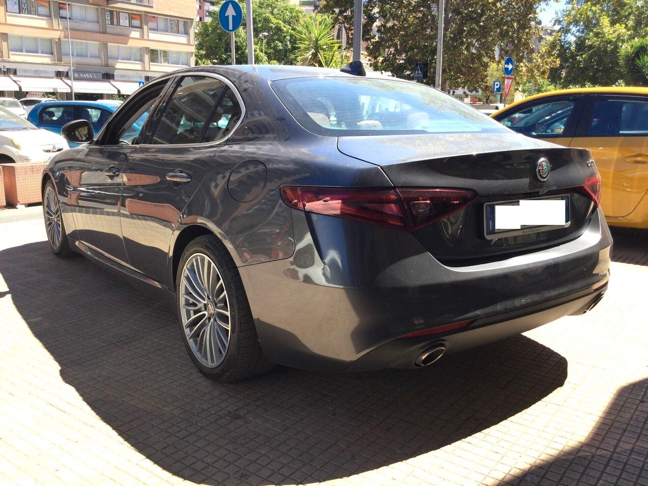 Alfa Romeo Giulia 2.2 Turbodiesel 180 CV AT8 Business Sport Launch Ed.