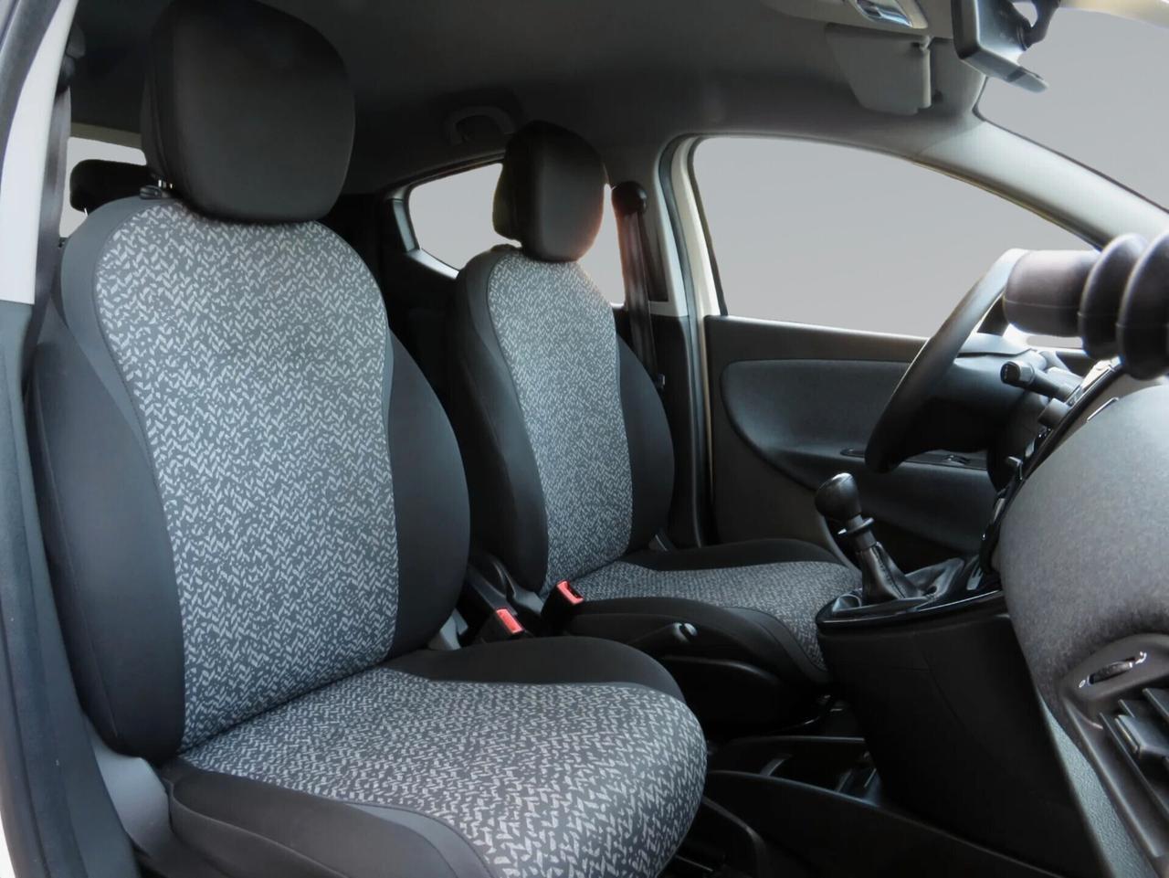 Lancia Ypsilon 1.2 Elefantino Blu. km 56.600. climatizzatore/Bluetooth